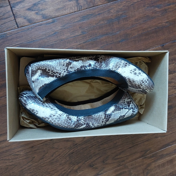 Cole Haan - Snake skin print ballet flats - Picture 8 of 10